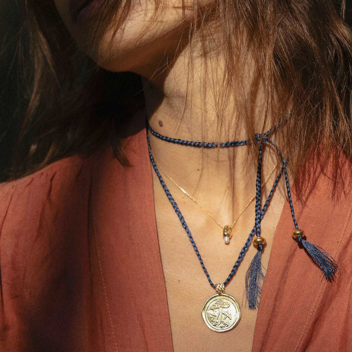 COLLAR ONGA HILO AZUL