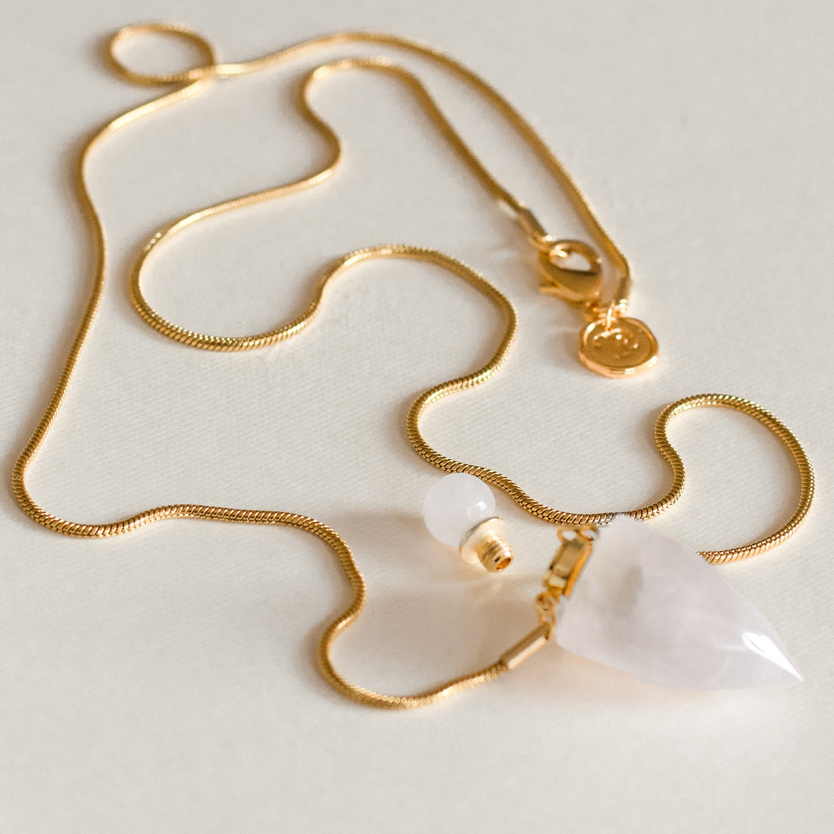 CUARZO PERFUMERY AMULET