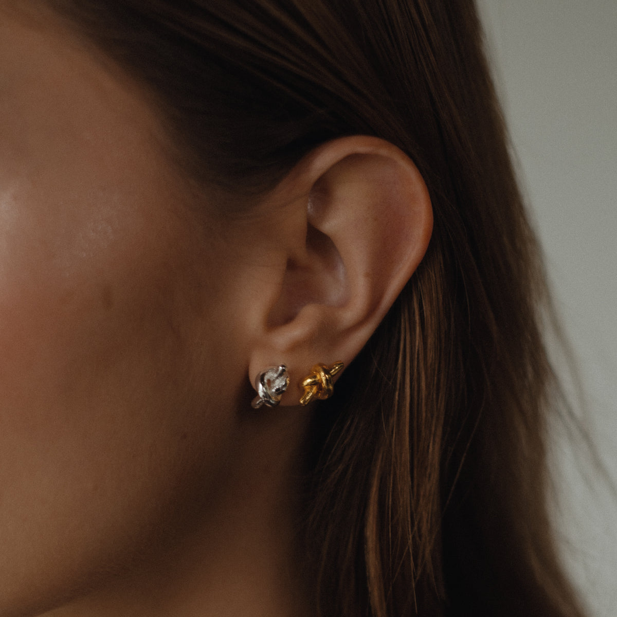 MINI TWIST EARRINGS - PLATED SILVER