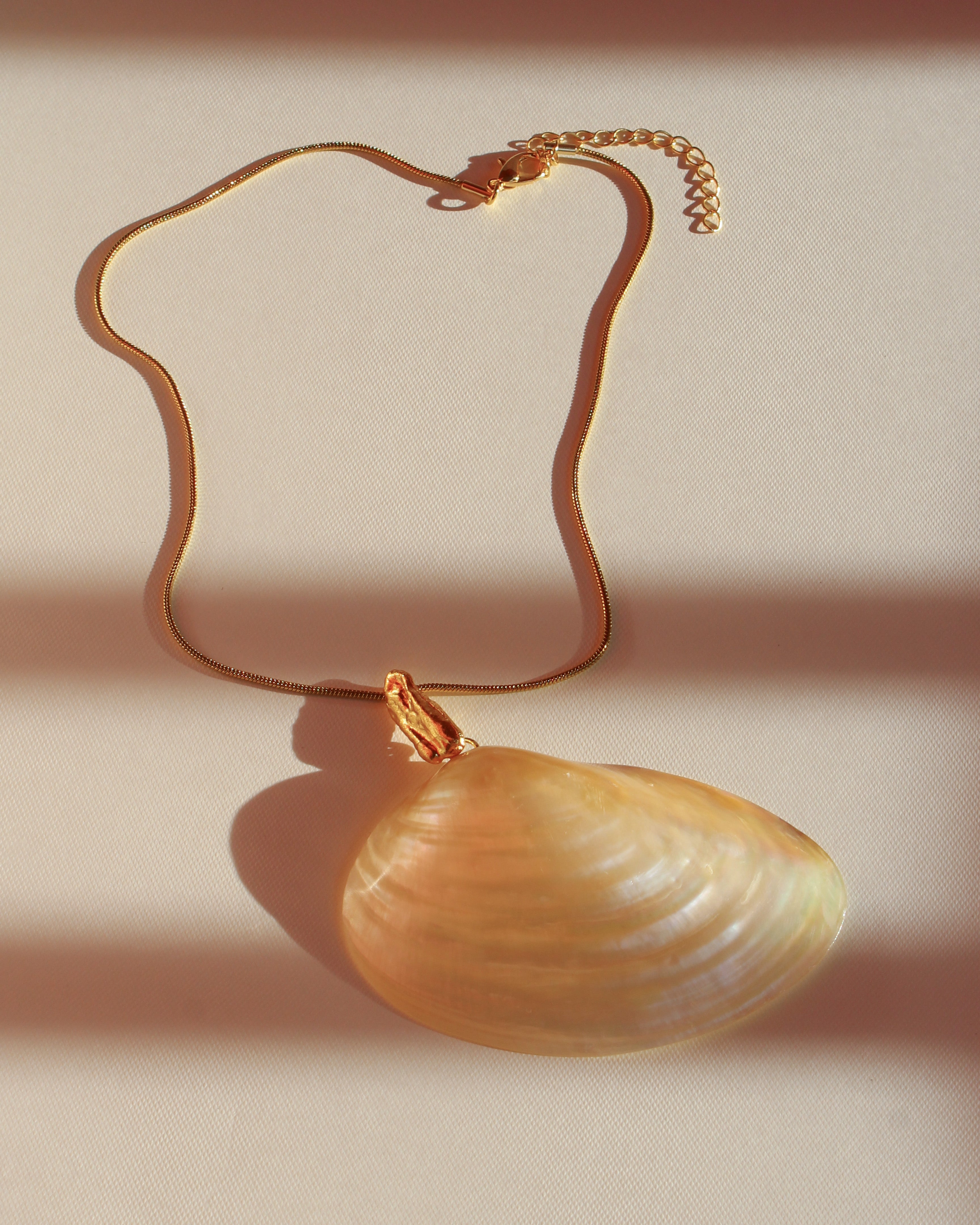 COLLAR MOON TIDE